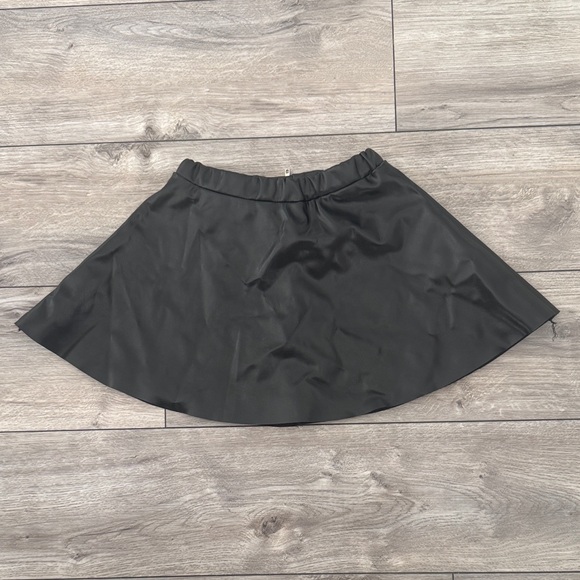 H&M Classic Black Kids Skirt - Picture 1 of 4